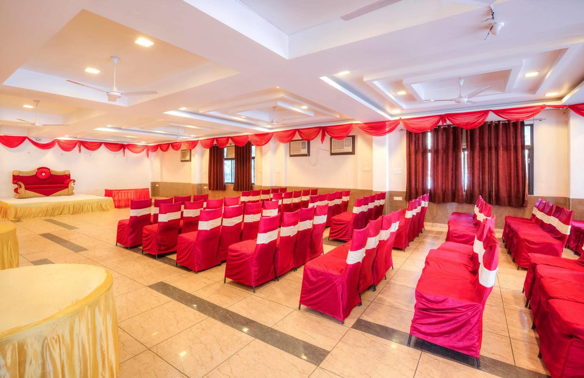Treebo Shivam Inn Near Singapore Mall Lucknow Exterior foto