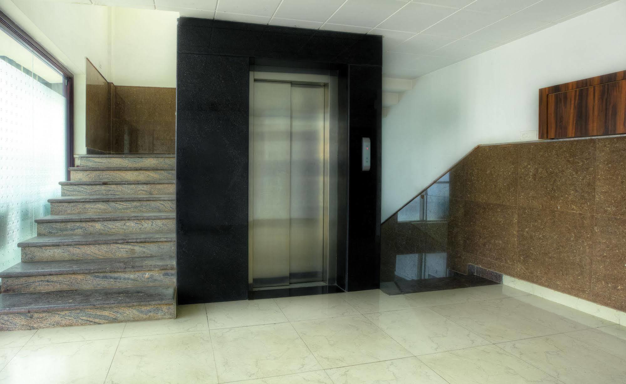 Treebo Shivam Inn Near Singapore Mall Lucknow Exterior foto